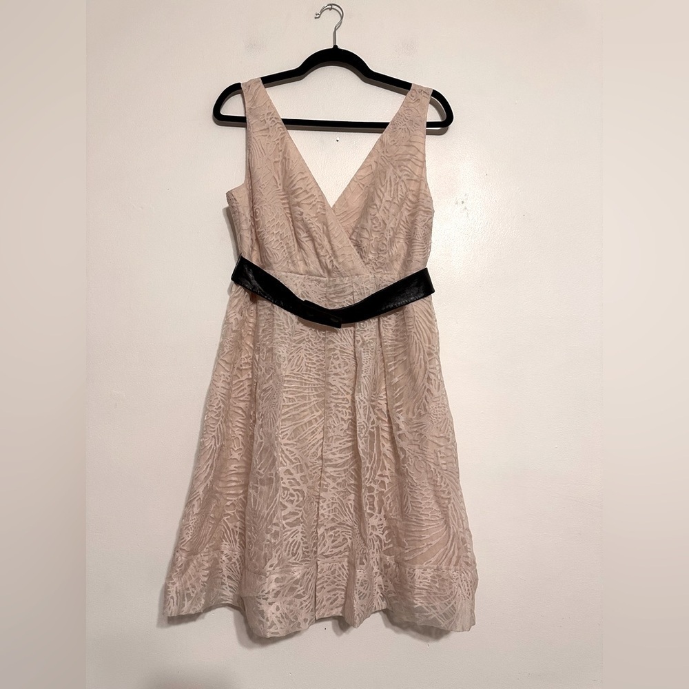 Diane Von Furstenburg Ringwald Belted Cocktail Dress in Ecru size 10